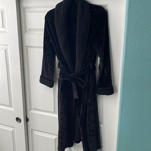 Women’s robe black
